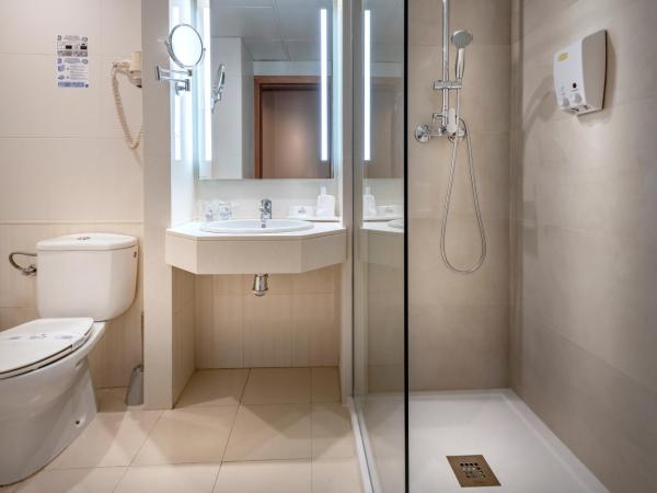 GHT Oasis Tossa & Spa : photo 5 de la chambre chambre double ou lits jumeaux avec balcon