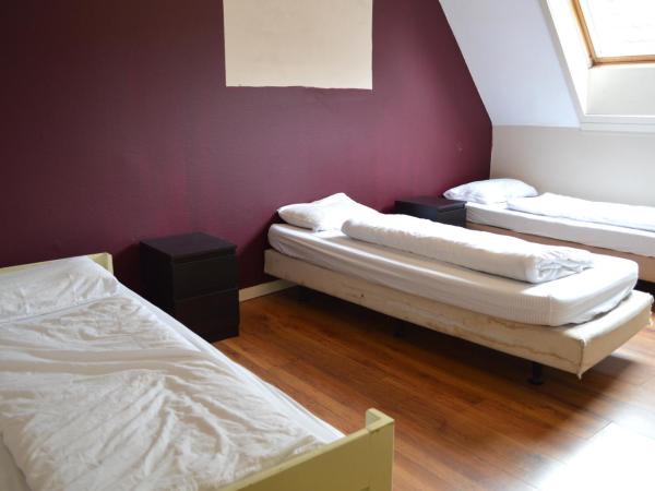 St Christopher's Inn Hostel at The Bauhaus : photo 2 de la chambre lit dans dortoir mixte de 5 lits