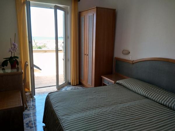 Casthotels Tramonto d'oro Terme : photo 4 de la chambre chambre double - vue sur mer