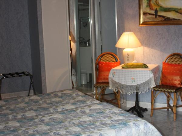 Hotel La Diligence : photo 1 de la chambre chambre lits jumeaux