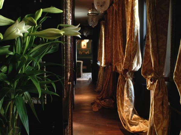 The Witchery by the Castle : photo 1 de la chambre suite de luxe - guardroom