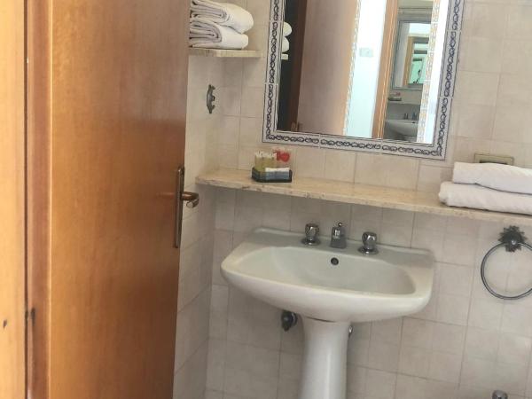 Residence Terra Rossa Taormina : photo 10 de la chambre appartement 2 chambres avec terrasse et vue sur la mer (4 adultes)