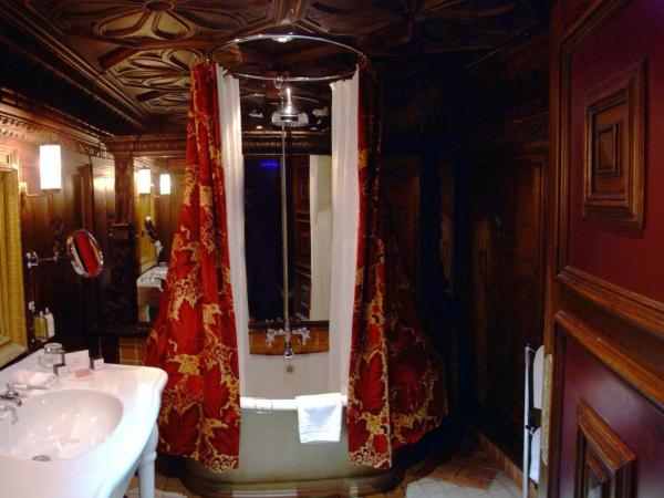 The Witchery by the Castle : photo 3 de la chambre suite de luxe - armurerie