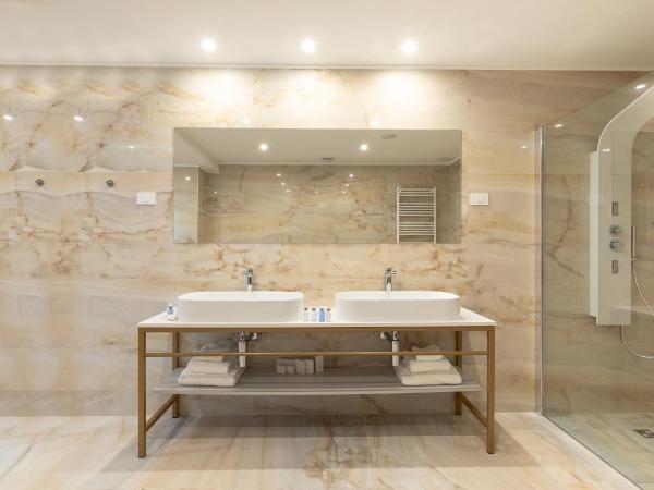 Hotel In Excelsis : photo 10 de la chambre suite présidentielle - vue sur mer 