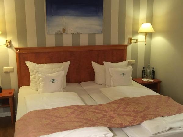 Hotel Savoy Hannover : photo 2 de la chambre chambre double avec vue sur rue - sans accès au centre de bien-Être
