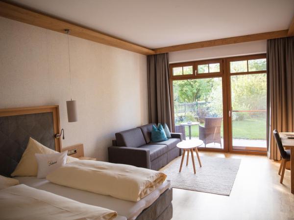 Garten - Hotel Sallerhof : photo 5 de la chambre garden suite double room with a/c