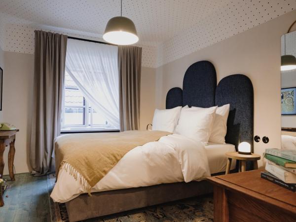 Monastery Garden Bistro & Rooms : photo 6 de la chambre chambre double