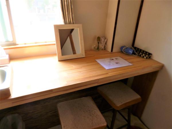 Guesthouse Oasis : photo 4 de la chambre chambre lits jumeaux avec salle de bains commune