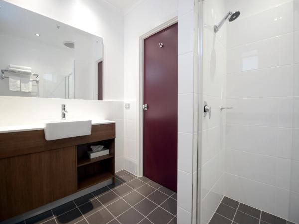Grosvenor Hotel Adelaide : photo 3 de la chambre suite lit king-size