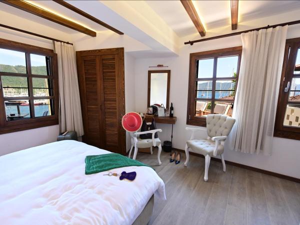 Mets Boutique Hotel : photo 1 de la chambre chambre double avec terrasse - vue sur mer