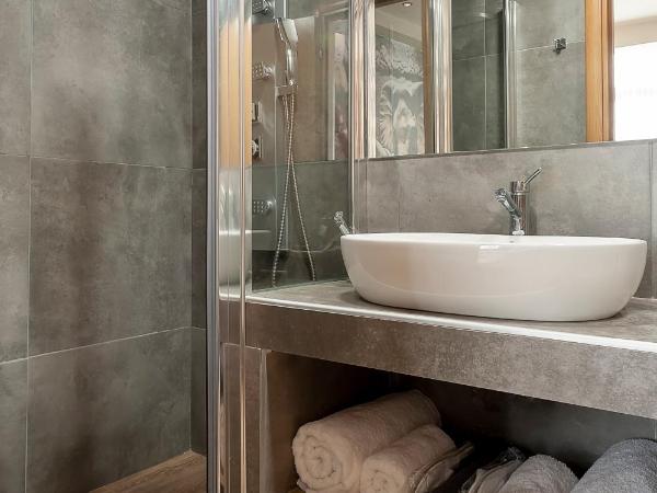 Pallada Athens boutique rooms & apartments : photo 6 de la chambre chambre double deluxe avec 2 lits jumeaux