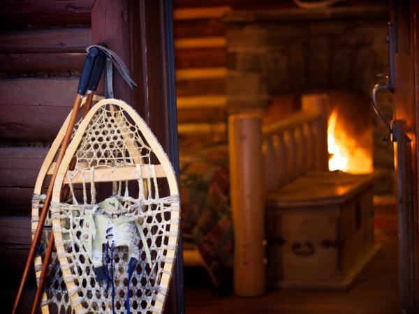 Storm Mountain Lodge & Cabins : photo 1 de la chambre chambre lit queen-size avec balcon