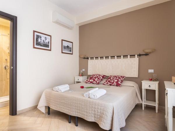 B&B Villamarì : photo 7 de la chambre chambre double avec salle de bains privative