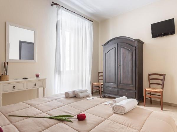 B&B Villamarì : photo 9 de la chambre chambre double avec salle de bains privative