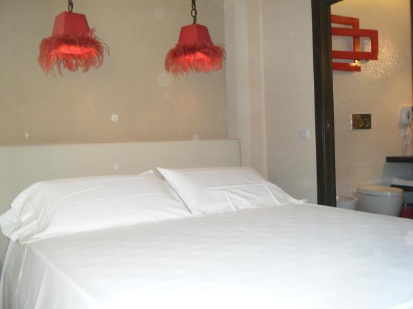 B&B Verona Centro : photo 8 de la chambre chambre double deluxe avec balcon