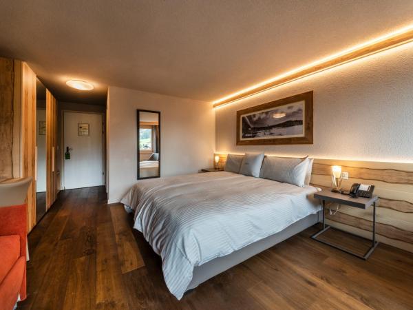 Hotel Maya Caprice : photo 1 de la chambre chambre triple – vue sur montagne