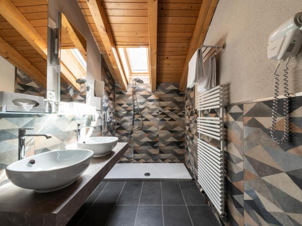 Hotel Maya Caprice : photo 2 de la chambre suite junior – vue sur montagne