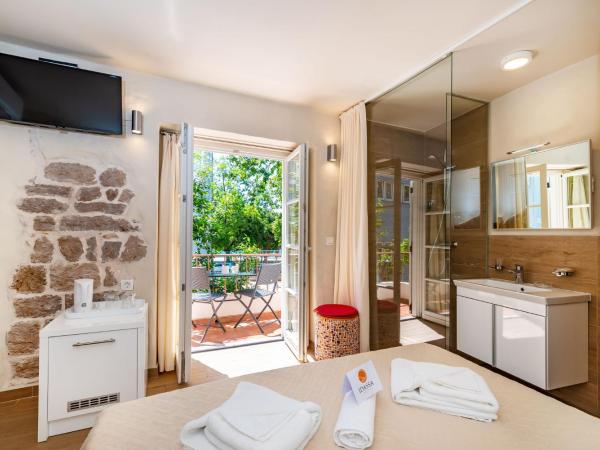 Idassa Palace rooms : photo 2 de la chambre chambre double avec balcon - annexe