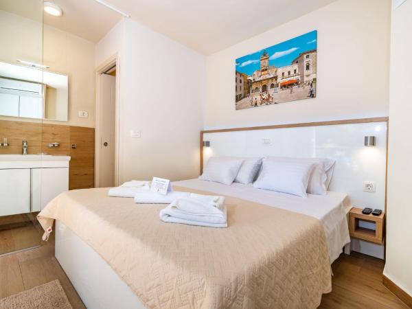 Idassa Palace rooms : photo 2 de la chambre chambre double - vue sur mer - bâtiment annexe