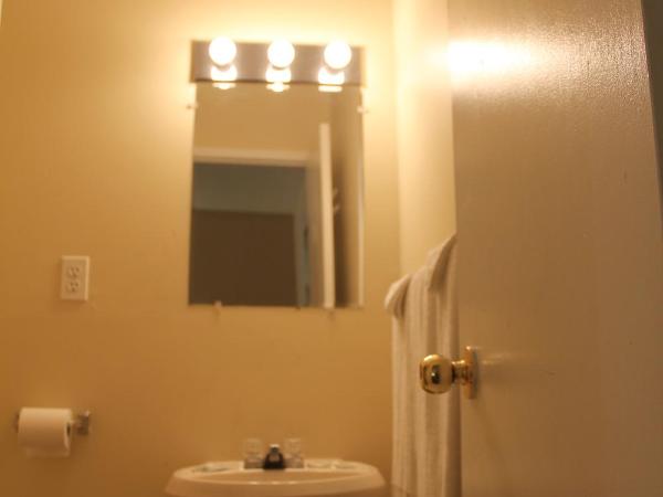 Niagara Inn & Suites : photo 3 de la chambre chambre lit queen-size standard - non-fumeurs