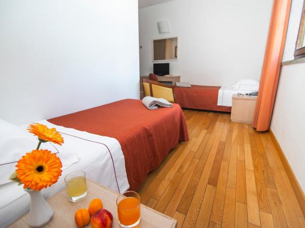 Hotel La Colonna : photo 3 de la chambre chambre lits jumeaux