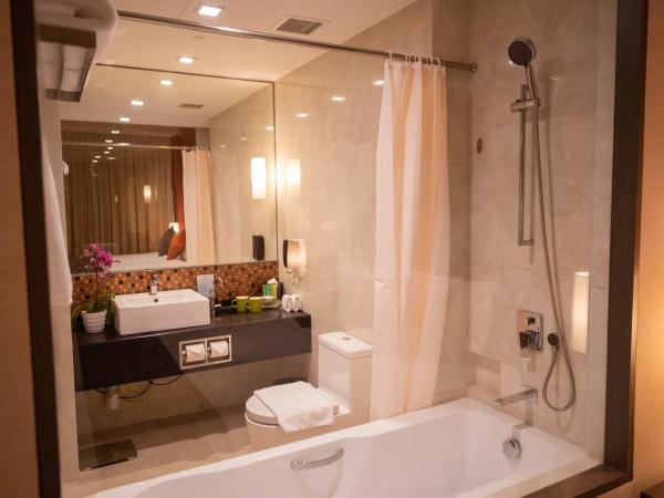 Park Avenue Changi : photo 1 de la chambre chambre lit king-size deluxe