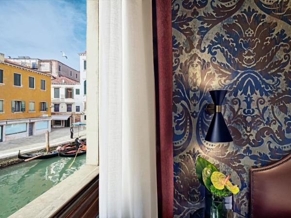 Hotel American-Dinesen : photo 9 de la chambre chambre double supérieure - vue sur canal