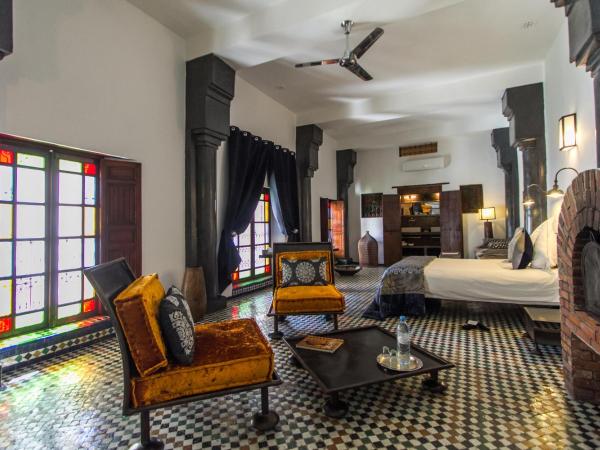 Riad Laaroussa : photo 1 de la chambre suite grise (2 adultes)