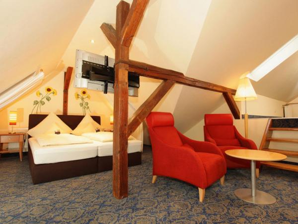 Hotel und Gästehaus Will : photo 1 de la chambre suite