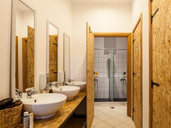 So Young Hostel : photo 6 de la chambre lit dans dortoir pour femmes de 6 lits