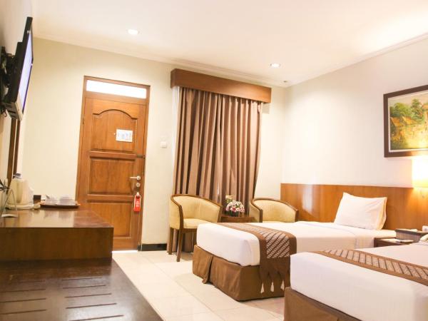 Cakra Kembang Hotel : photo 2 de la chambre chambre double ou lits jumeaux supérieure