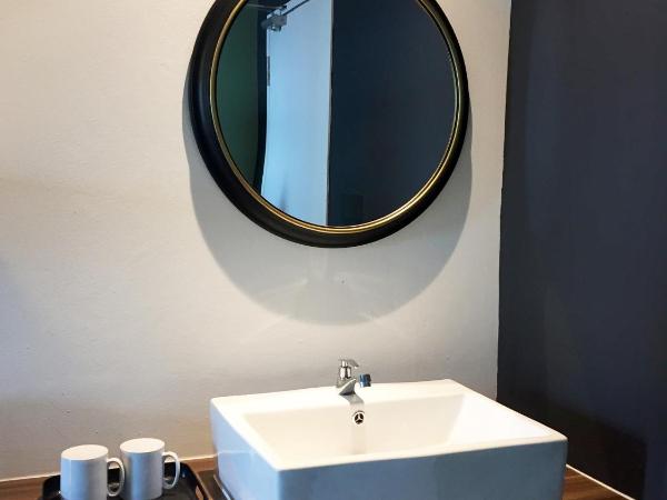 The Atelier Boutique Hotel : photo 5 de la chambre the photographer room (shared bathroom)