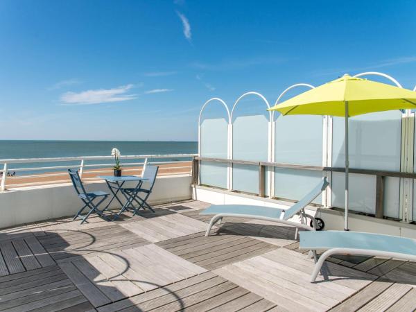 Best Western Hotel De La Plage Saint Marc sur Mer : photo 2 de la chambre chambre prestige - vue sur mer et terrasse