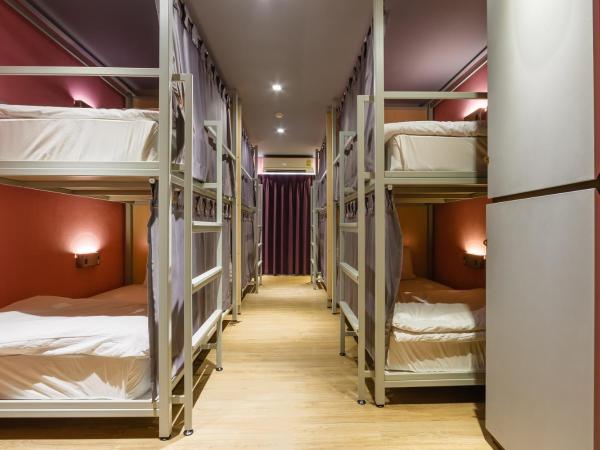 Siamaze Hostel : photo 7 de la chambre bed in 8-bed ladies dormitory room