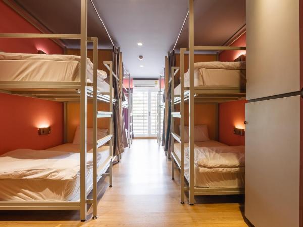 Siamaze Hostel : photo 9 de la chambre bed in 8-bed ladies dormitory room
