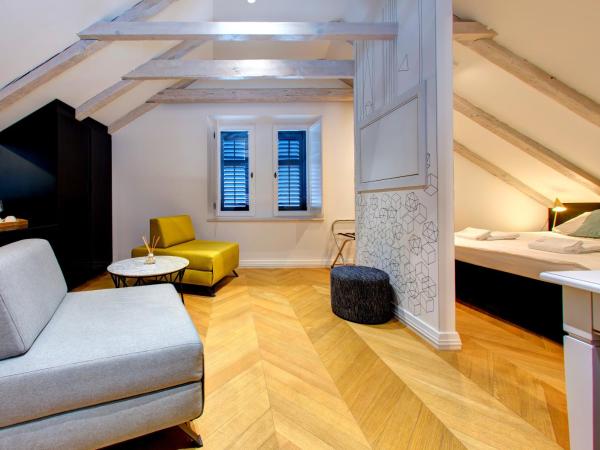 Guest House Forty-Four : photo 6 de la chambre studio avec balcon