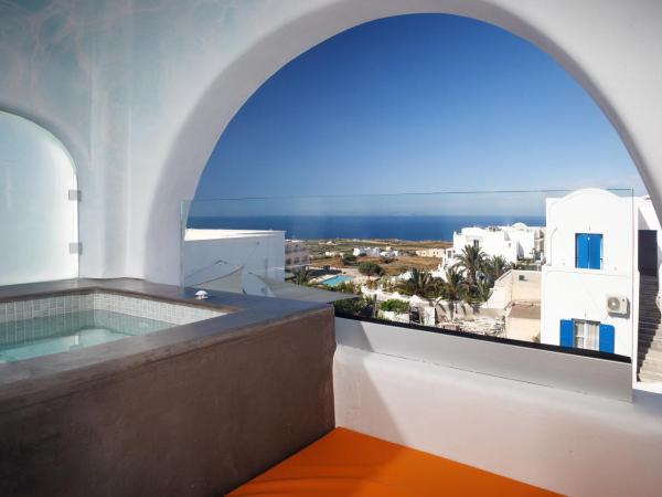 Irene City Villas : photo 6 de la chambre suite deluxe avec baignoire spa extérieure