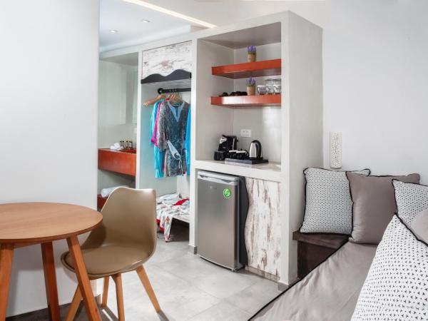 Irene City Villas : photo 5 de la chambre suite deluxe avec baignoire spa extérieure