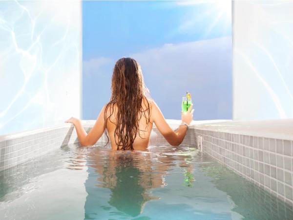 Irene City Villas : photo 8 de la chambre suite familiale avec baignoire spa extérieure