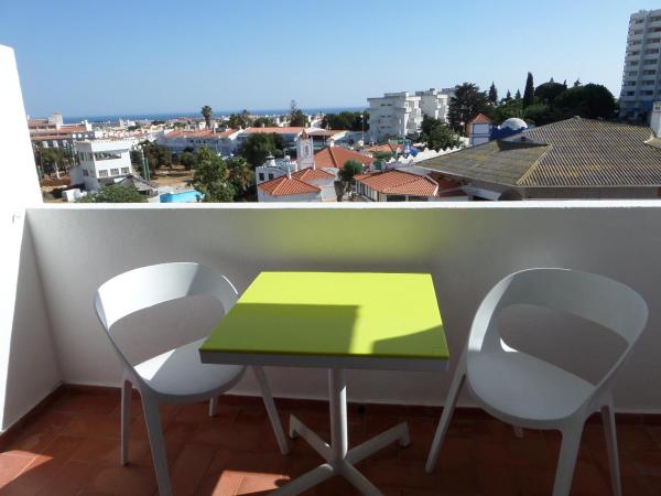 Mirachoro Albufeira : photo 8 de la chambre appartement 1 chambre avec vue sur la piscine ou sur la mer (3 adultes)