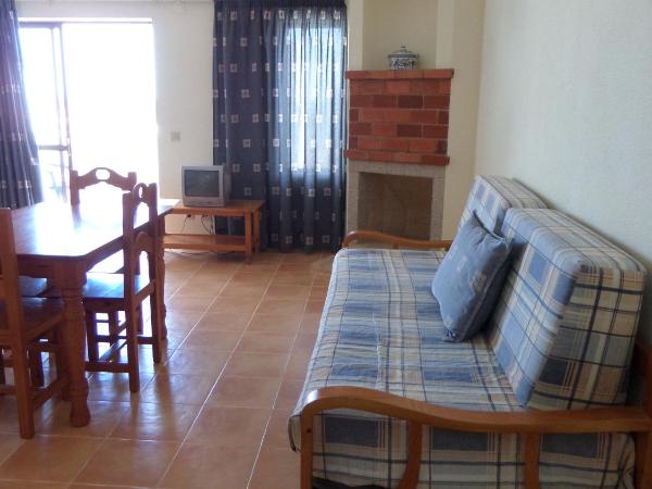 Mirachoro Albufeira : photo 6 de la chambre appartement 1 chambre avec vue sur la piscine ou sur la mer (3 adultes)