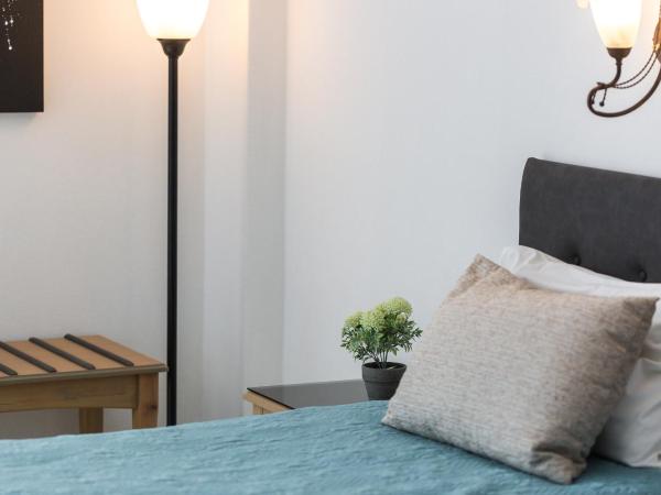 Yacinthos : photo 10 de la chambre studio - vue latérale sur mer (2 adultes)