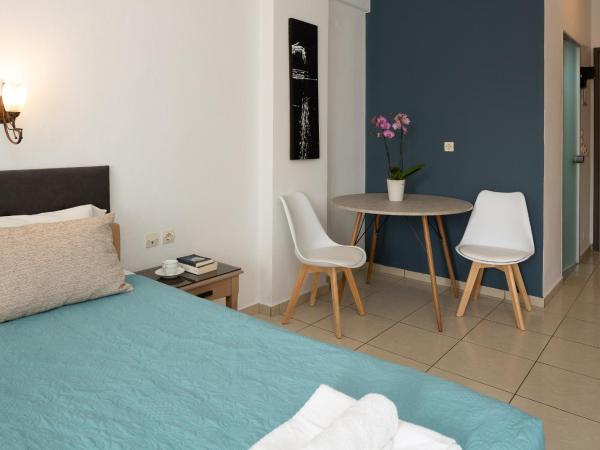 Yacinthos : photo 6 de la chambre studio - vue latérale sur mer (2 adultes)