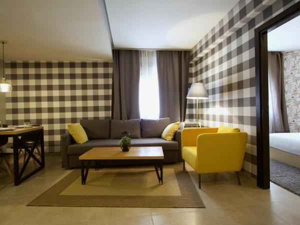 Suite Loc Luxury Aparthotel : photo 8 de la chambre appartement supérieur pop art