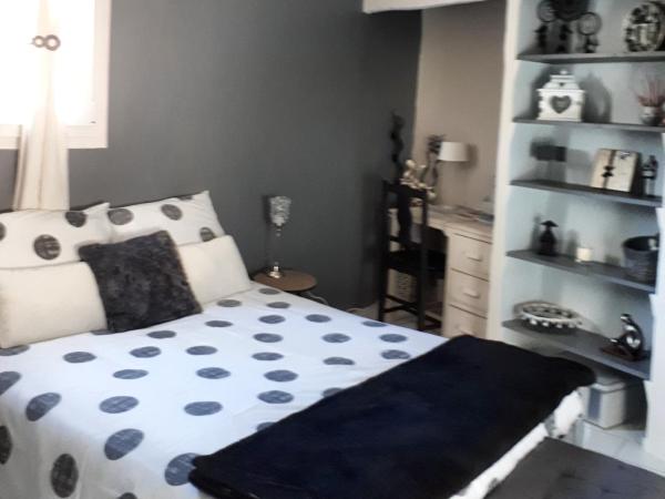 Les MIRABELLES chambres d'hôtes : photo 9 de la chambre chambre double avec salle de bains privative extérieure