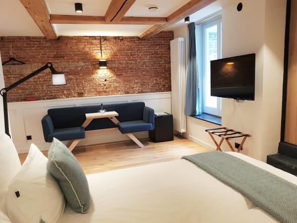 23 SouS : photo 1 de la chambre chambre lits jumeaux avec salle de bains privative