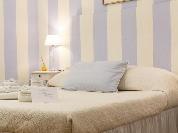 White House Luxury Hospitality : photo 10 de la chambre chambre double avec salle de bains privative
