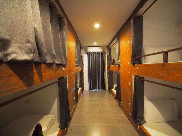 WEE HOSTEL : photo 1 de la chambre dortoir mixte de 8 lits 