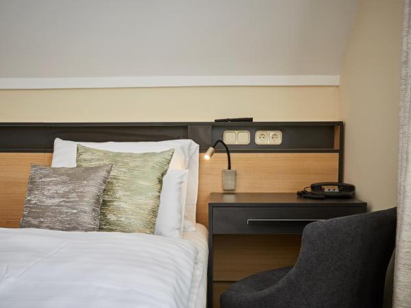 Gold House Pension : photo 3 de la chambre chambre double ou lits jumeaux standard avec balcon