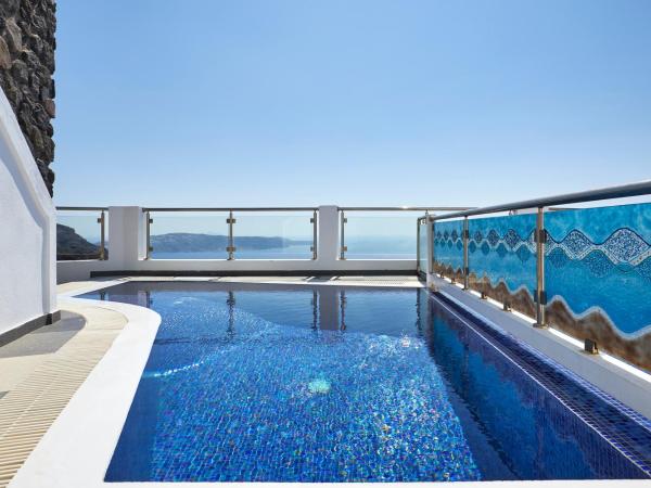 Petit Palace Suites : photo 6 de la chambre suite lune de miel avec piscine privée chauffée - vue sur caldeira